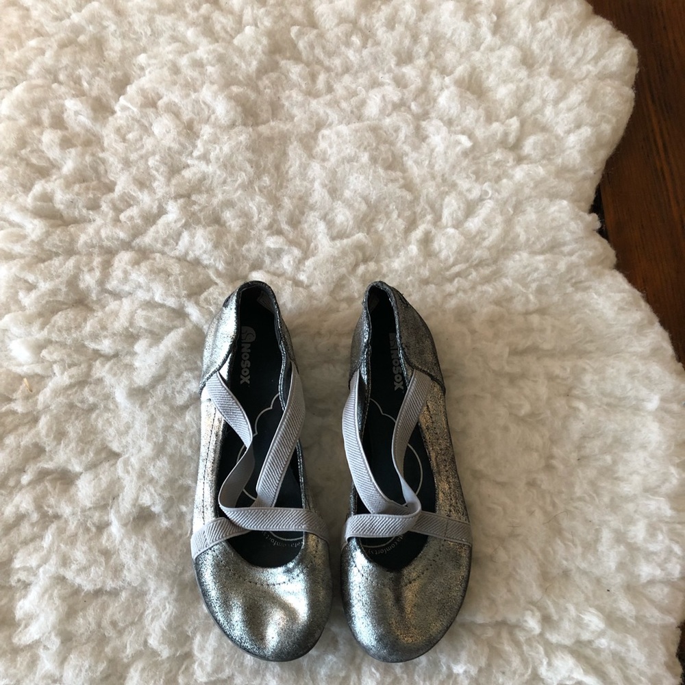 NoSox Silver Flats Size 6